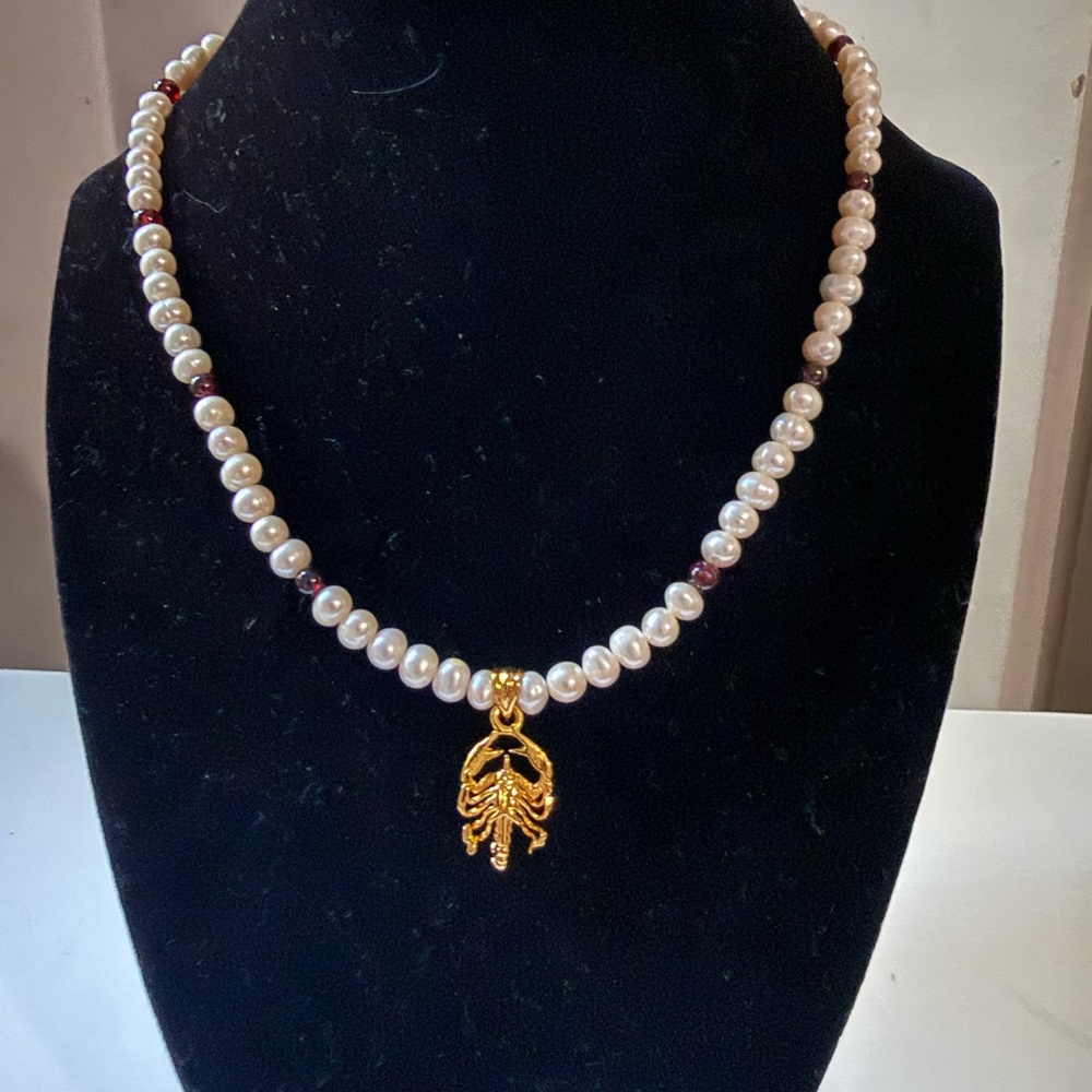 Zodiac pearl Scorpio necklace 18kt gold